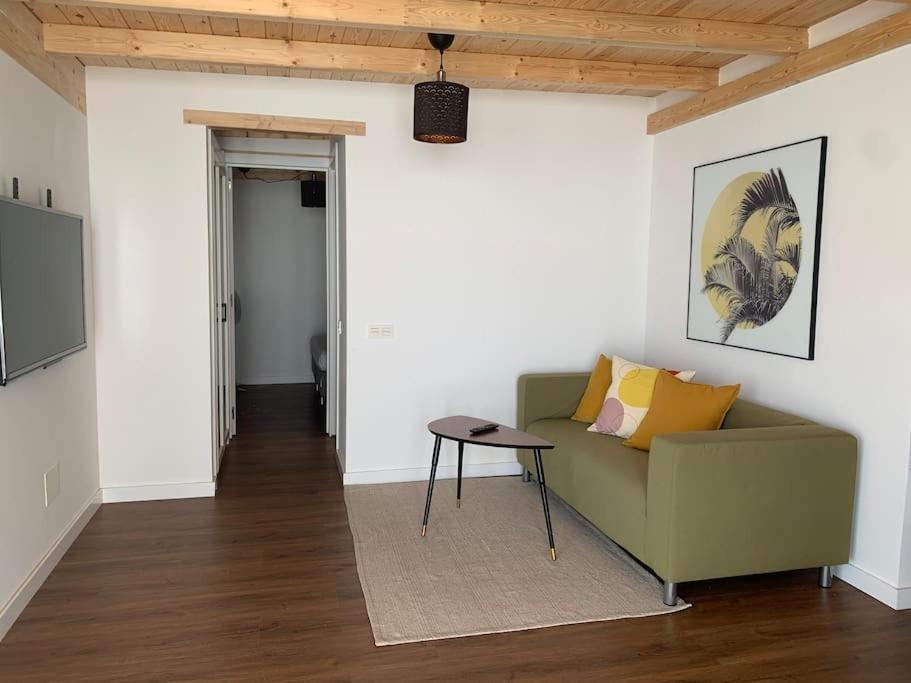 Moderna Casa De Invitados Con Terraza Y Piscina Corralejo
